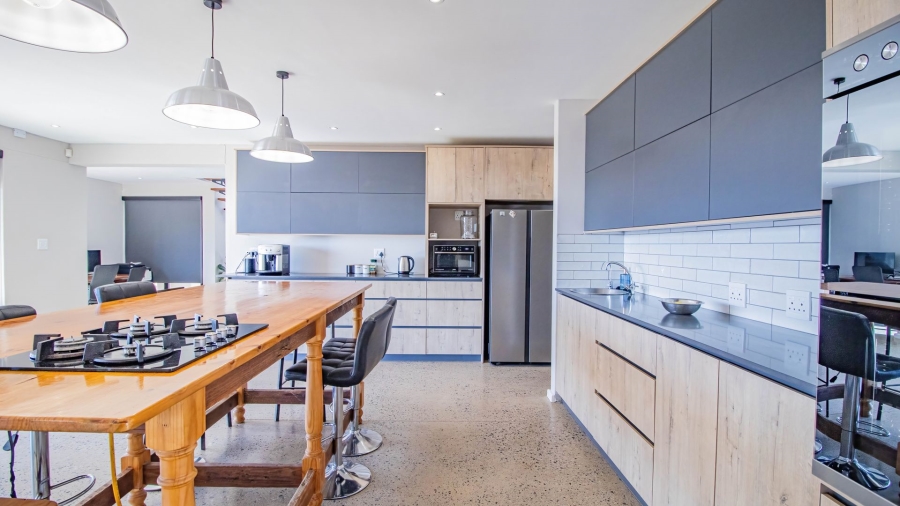 6 Bedroom Property for Sale in Vredenburg Western Cape